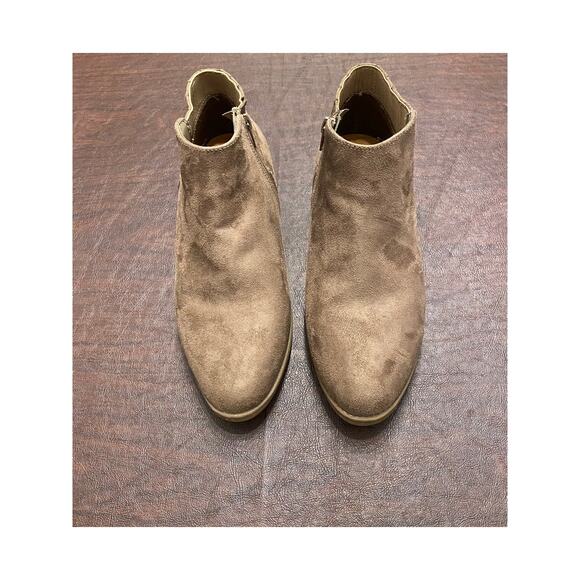 Dominique Nicole Taupe Suede Kathy Ankle Boots Sz 10 Wide Zip Side Western Style - Picture 2 of 8